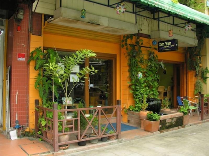 Oyo 437 Hostel Na Nara Бангкок Экстерьер фото
