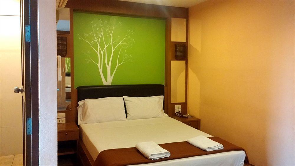 Oyo 437 Hostel Na Nara Бангкок Экстерьер фото