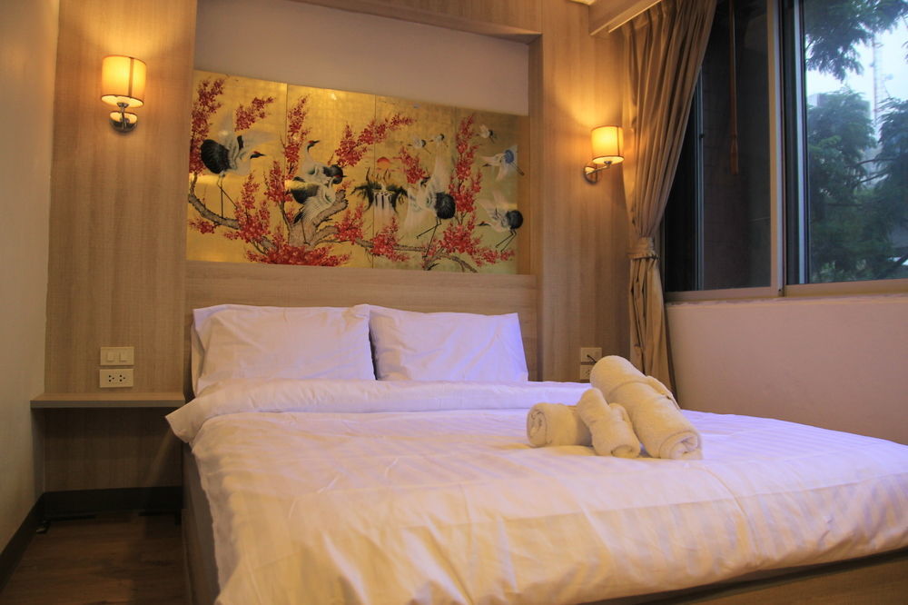 Oyo 437 Hostel Na Nara Бангкок Экстерьер фото