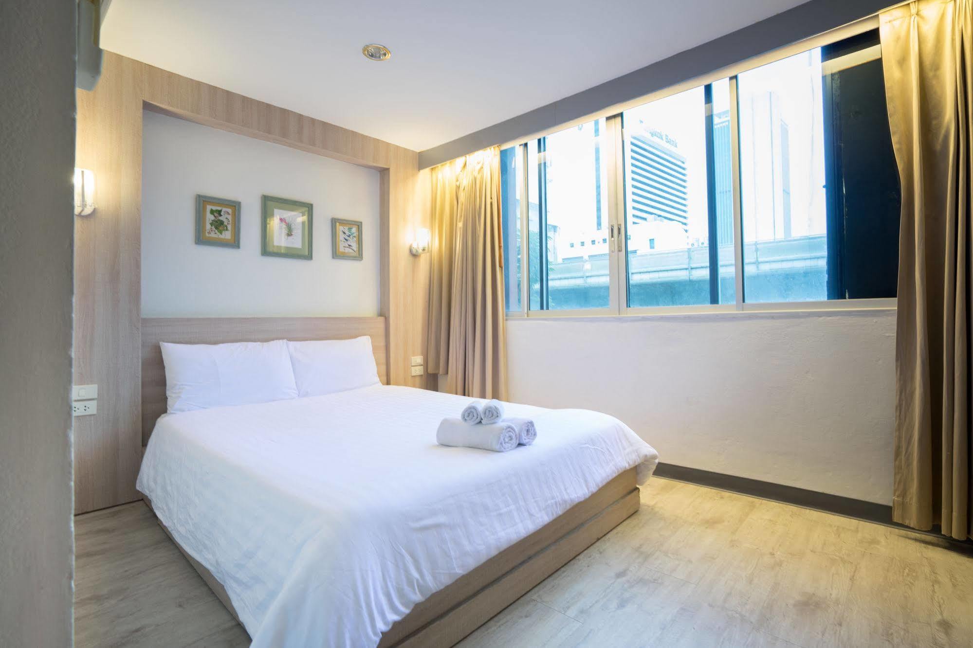Oyo 437 Hostel Na Nara Бангкок Экстерьер фото