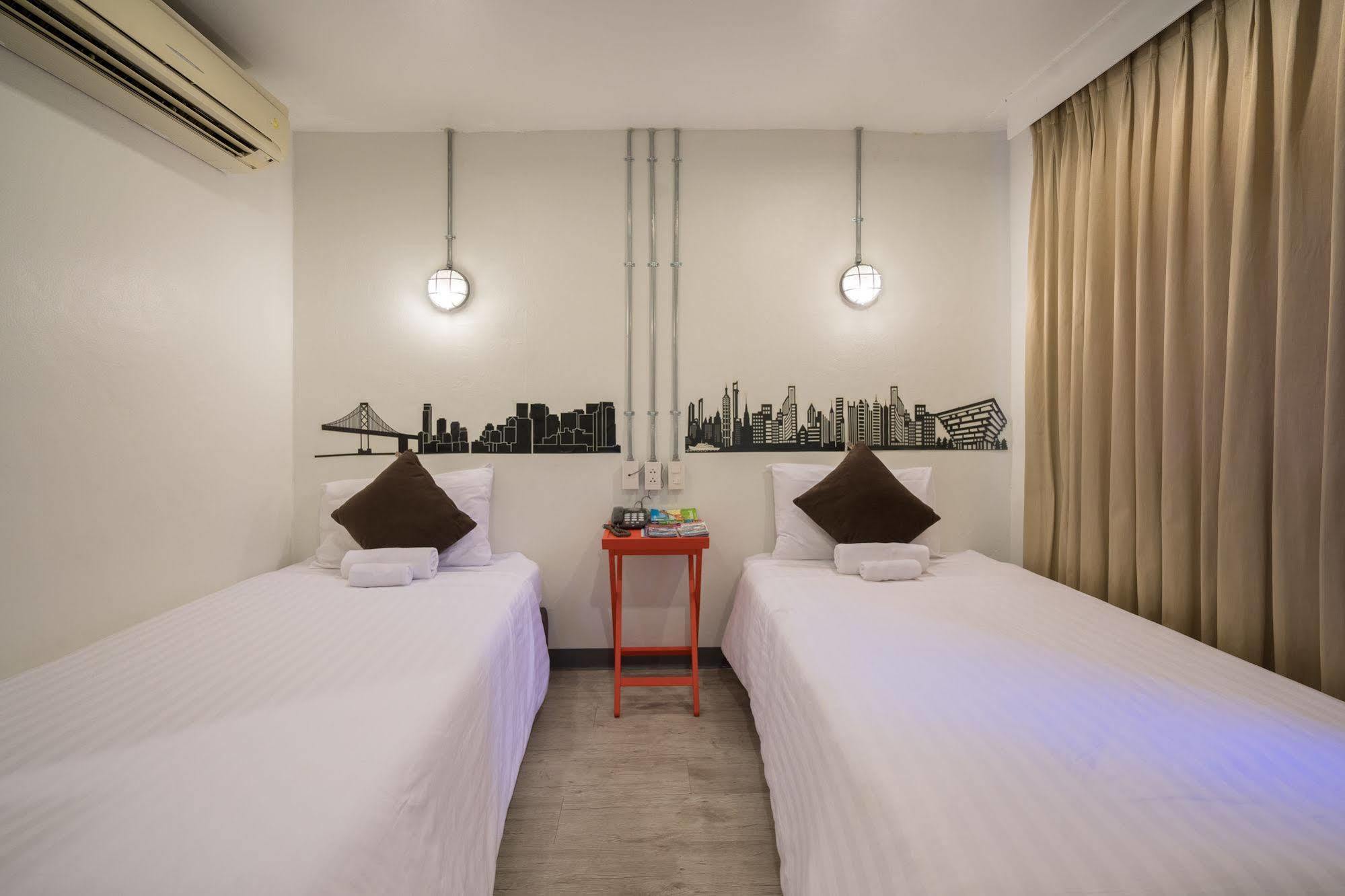 Oyo 437 Hostel Na Nara Бангкок Экстерьер фото