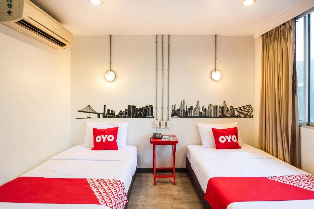 Oyo 437 Hostel Na Nara Бангкок Экстерьер фото
