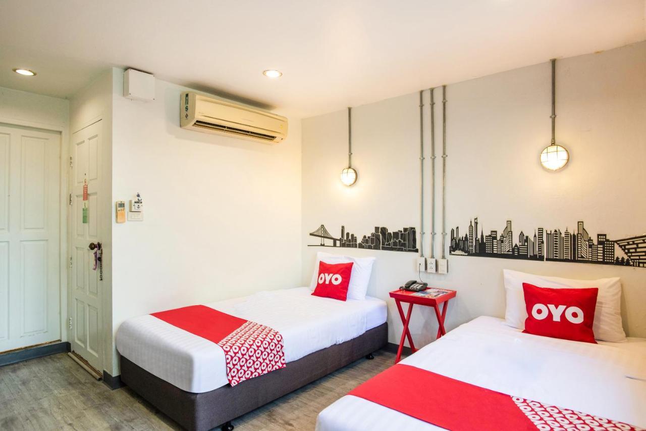 Oyo 437 Hostel Na Nara Бангкок Экстерьер фото
