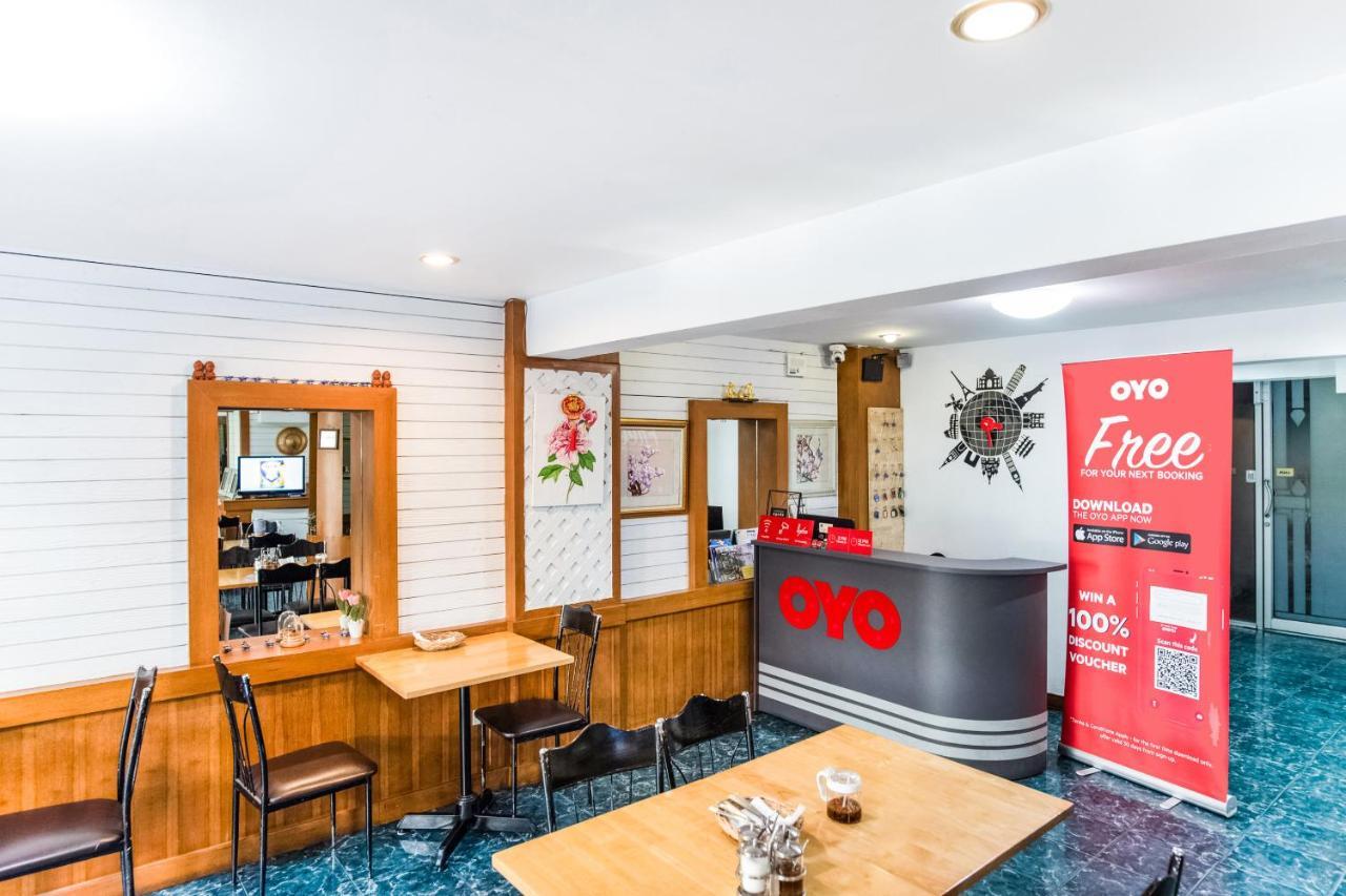 Oyo 437 Hostel Na Nara Бангкок Экстерьер фото