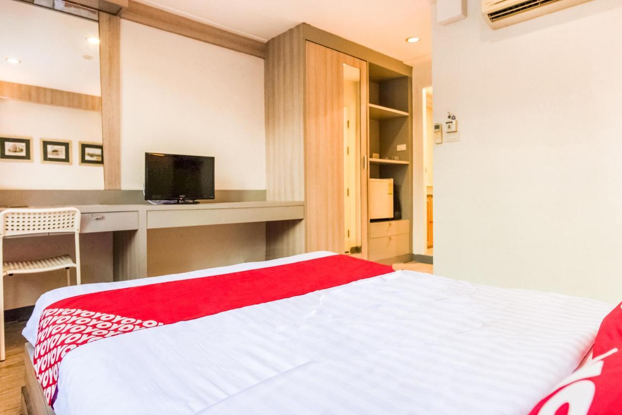 Oyo 437 Hostel Na Nara Бангкок Экстерьер фото